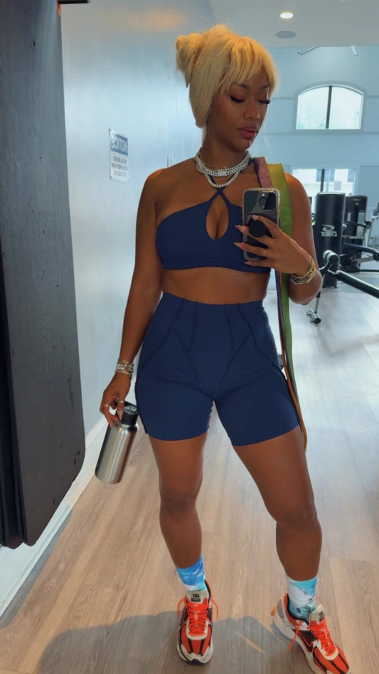 2 Way Criss-Cross Peek-A-Boo Sports Bra